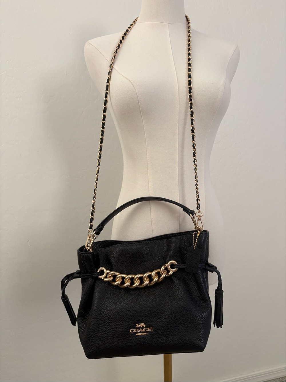 Reposh: Andy Crossbody Coach Black Leather Shoulder Bag with Gold Chain